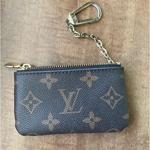 LV key / change purse. Louis Vuitton.